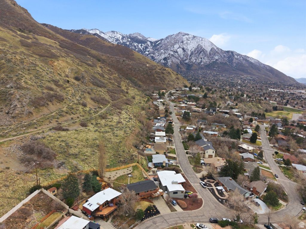 Image 47 of property listing at 3061 S PLATEAU DR, Salt Lake City, UT 84109