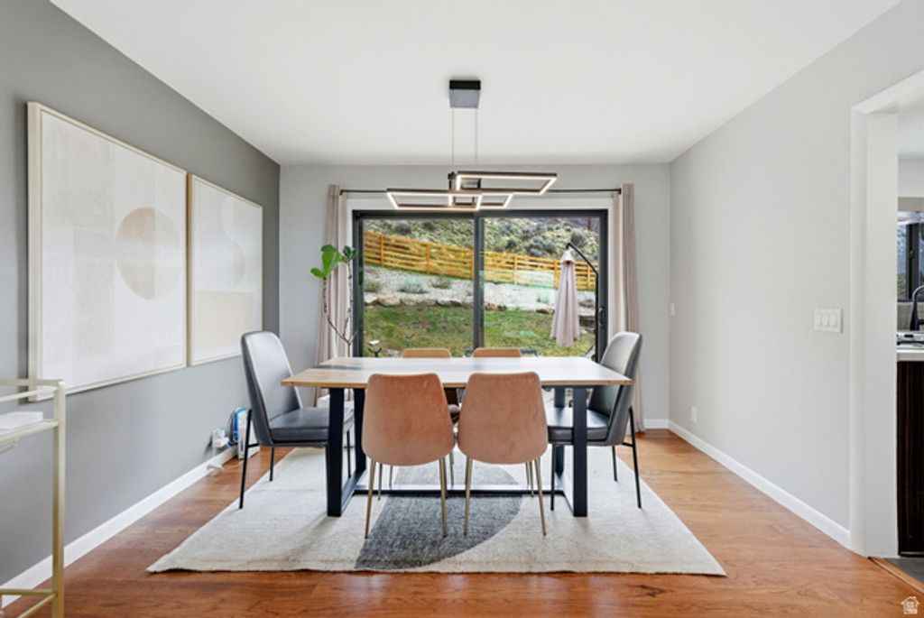 Image 9 of property listing at 3061 S PLATEAU DR, Salt Lake City, UT 84109