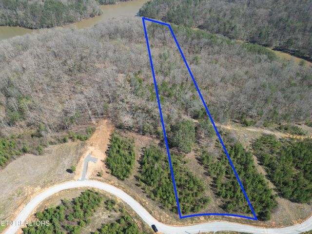 8 Winding Tr, Madisonville, TN 37354