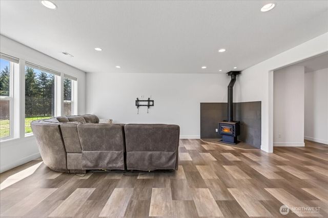 1023 Spirit Lake Hwy, Castle Rock, WA 98611