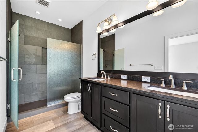 1023 Spirit Lake Hwy, Castle Rock, WA 98611
