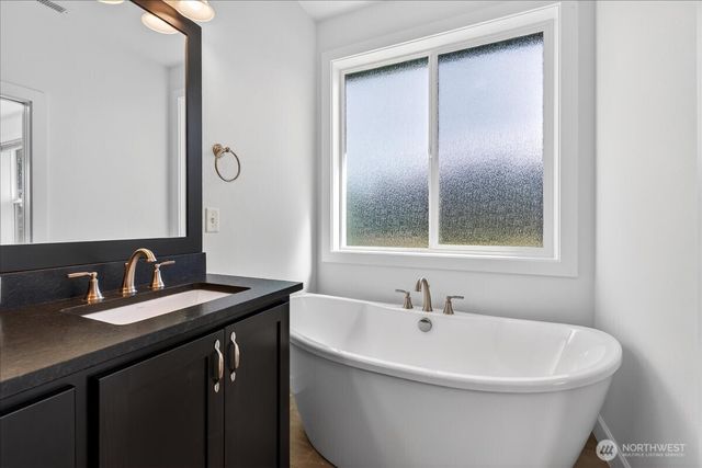 1023 Spirit Lake Hwy, Castle Rock, WA 98611