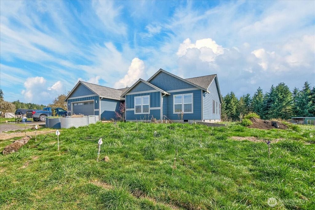 1023 Spirit Lake Hwy, Castle Rock, WA 98611