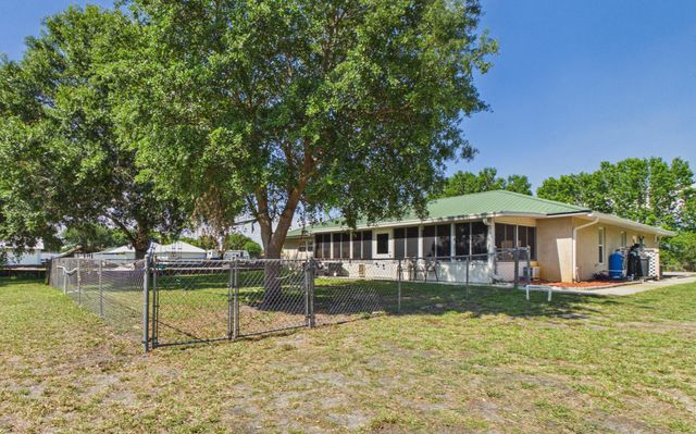 793 SW 85th Avenue, Okeechobee, FL 34974