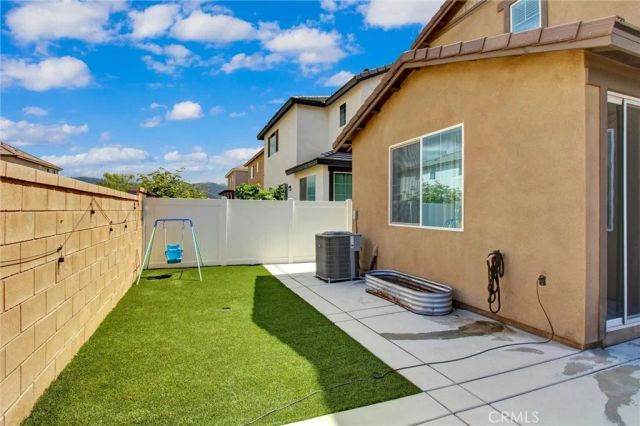 2497 Gunner Ridge, Rialto, CA 92377
