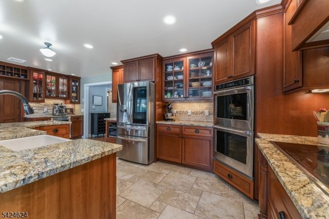 31 River Road, Raritan Twp., NJ 08822