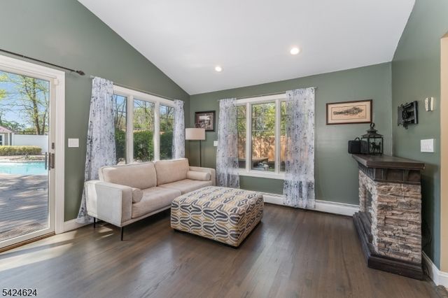 31 River Road, Raritan Twp., NJ 08822
