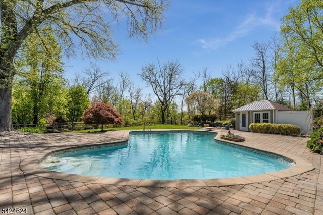 31 River Road, Raritan Twp., NJ 08822