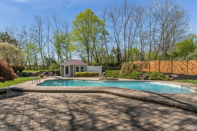 31 River Road, Raritan Twp., NJ 08822