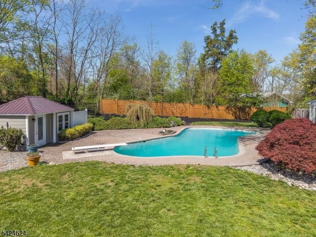 31 River Road, Raritan Twp., NJ 08822