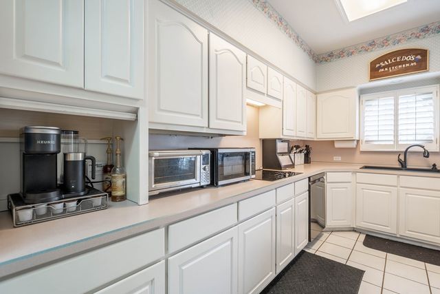 3007 Meadowridge Lane, Odessa, TX 79762