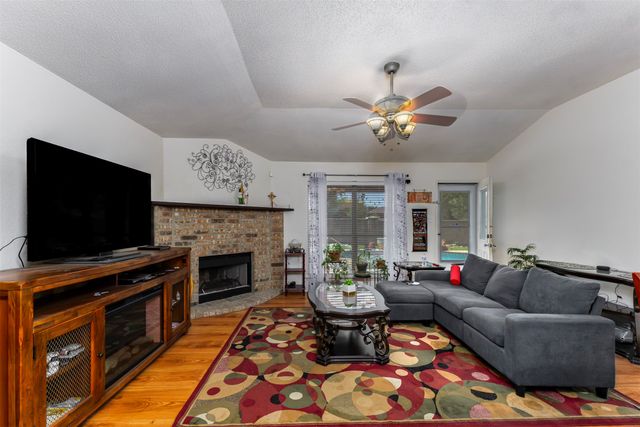 8736 Trinity Vista Trail, Fort Worth, TX 76053