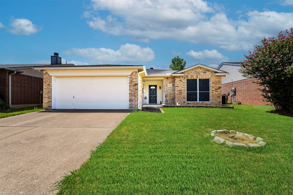 8736 Trinity Vista Trail, Fort Worth, TX 76053