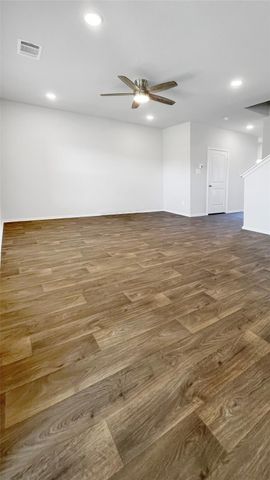 112 Skipping Stone LN, San Marcos, TX 78666