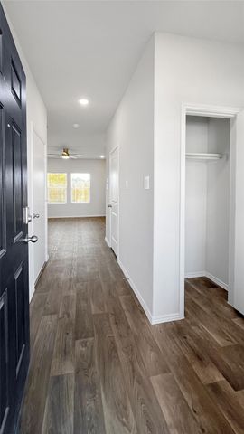 112 Skipping Stone LN, San Marcos, TX 78666