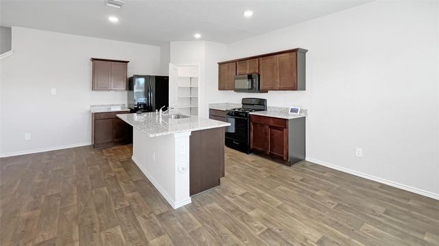 112 Skipping Stone LN, San Marcos, TX 78666