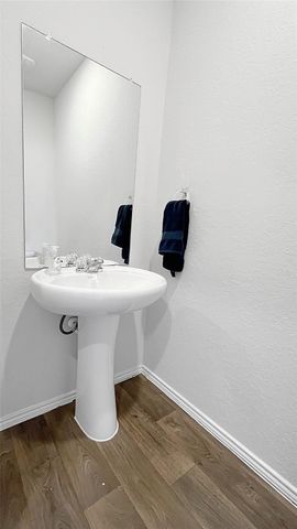 112 Skipping Stone LN, San Marcos, TX 78666