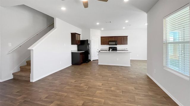 112 Skipping Stone LN, San Marcos, TX 78666