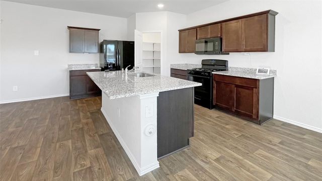 112 Skipping Stone LN, San Marcos, TX 78666