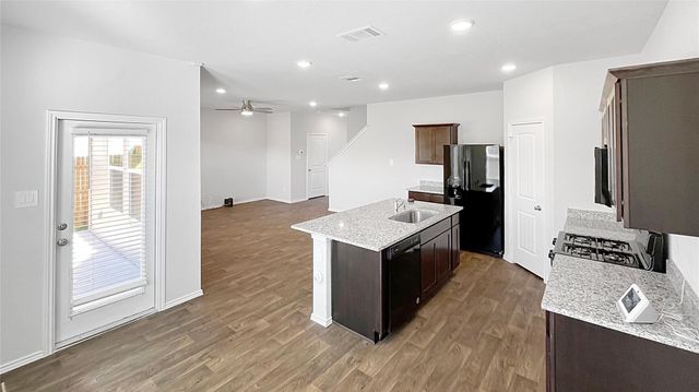 112 Skipping Stone LN, San Marcos, TX 78666