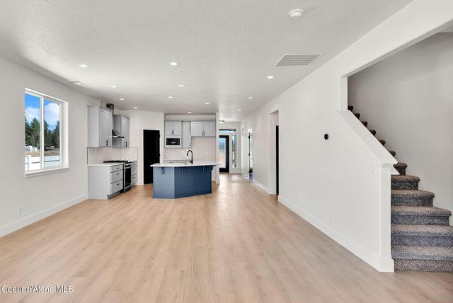 9146 BEDWELL STREET, Rathdrum, ID 83858