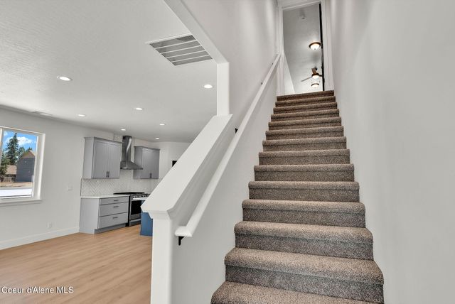 9146 BEDWELL STREET, Rathdrum, ID 83858