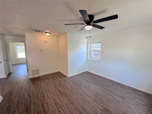 5408 Helmick Avenue, Fort Worth, TX 76107
