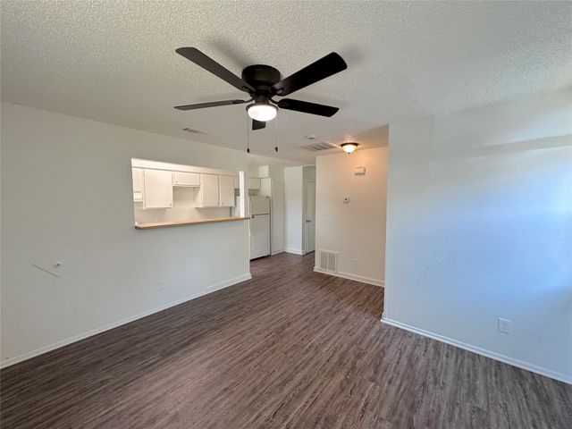 5408 Helmick Avenue, Fort Worth, TX 76107