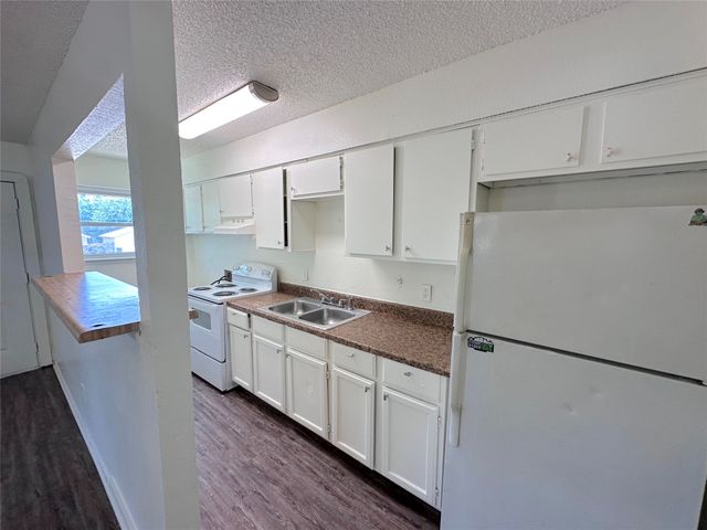 5408 Helmick Avenue, Fort Worth, TX 76107