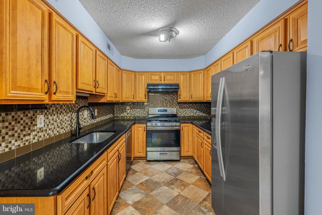 99 THOREAU DR, Plainsboro, NJ 08536