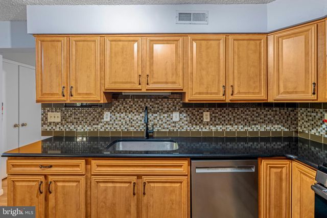 99 THOREAU DR, Plainsboro, NJ 08536