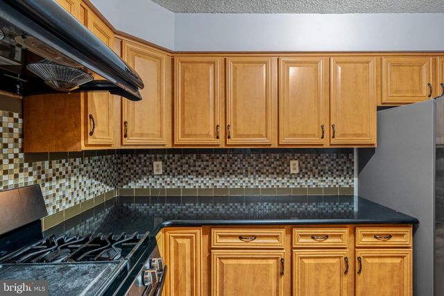 99 THOREAU DR, Plainsboro, NJ 08536