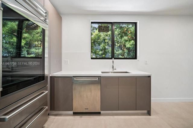 5661 Pine Tree Dr 0, Miami Beach, FL 33140