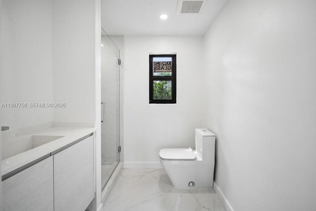 5661 Pine Tree Dr 0, Miami Beach, FL 33140