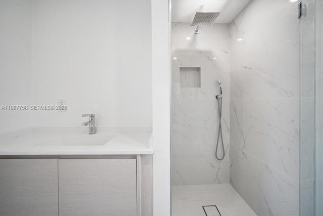 5661 Pine Tree Dr 0, Miami Beach, FL 33140