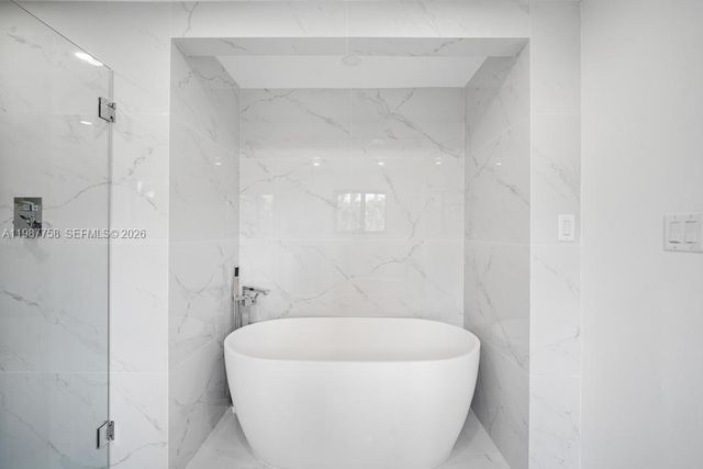 5661 Pine Tree Dr 0, Miami Beach, FL 33140