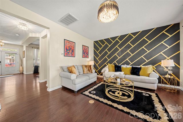 5610 Turtleback Court, Charlotte, NC 28269