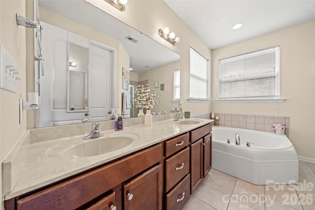 5610 Turtleback Court, Charlotte, NC 28269