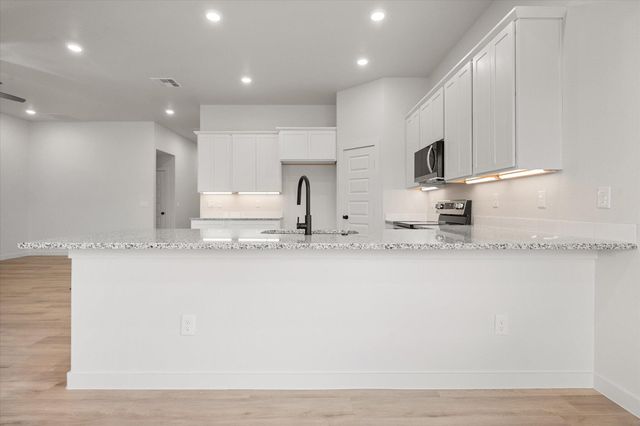 2406 Abbeville Avenue, Wolfforth, TX 79382