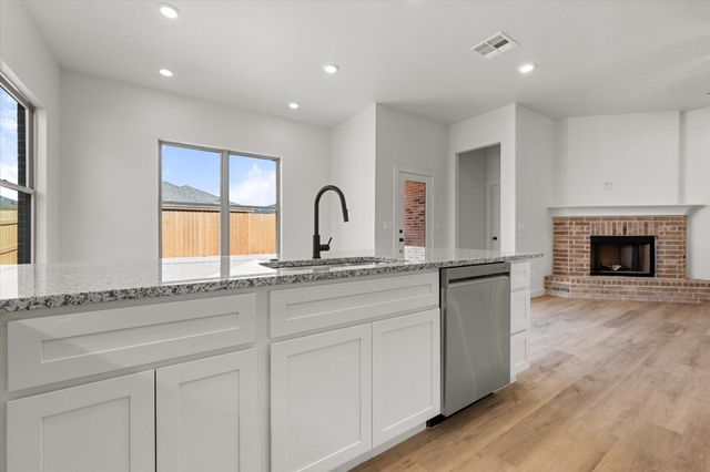 2406 Abbeville Avenue, Wolfforth, TX 79382