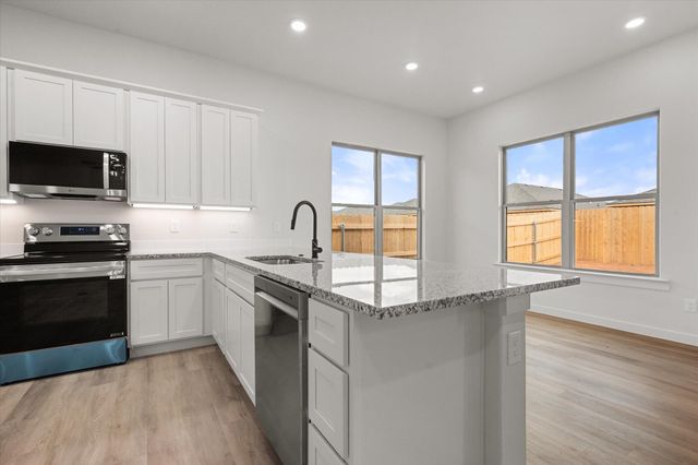 2406 Abbeville Avenue, Wolfforth, TX 79382