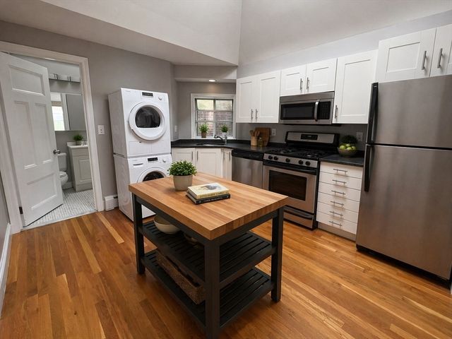 198 Saint Botolph St 8, Boston, MA 02115