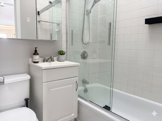 198 Saint Botolph St 8, Boston, MA 02115