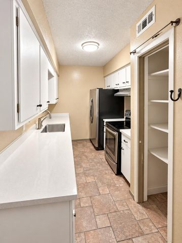 8225 Kingsbrook Road 119, Houston, TX 77024