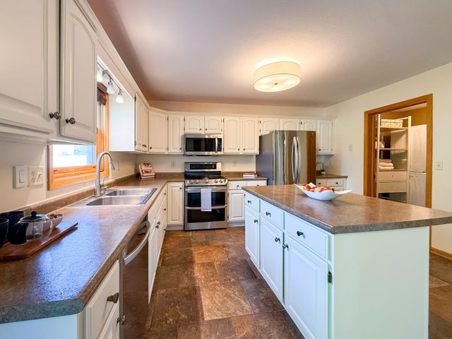 411 Waterview Lane NW, Rochester, MN 55901
