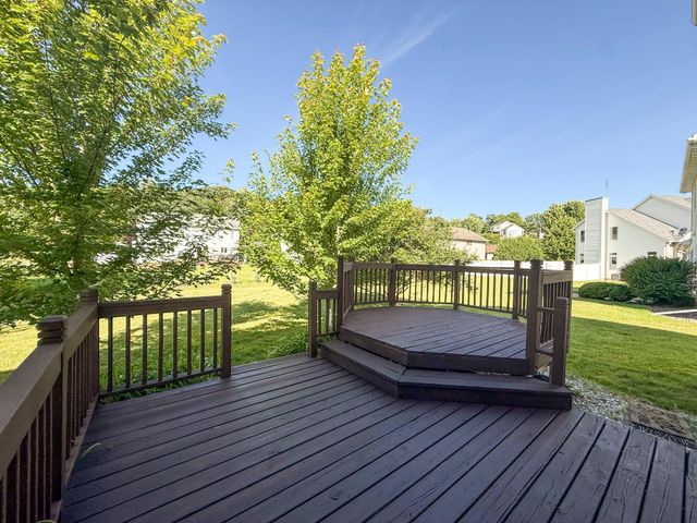 411 Waterview Lane NW, Rochester, MN 55901