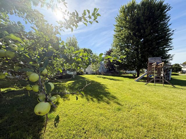 411 Waterview Lane NW, Rochester, MN 55901