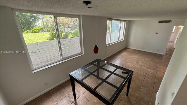 3257 NE 13th Street 101, Pompano Beach, FL 33062
