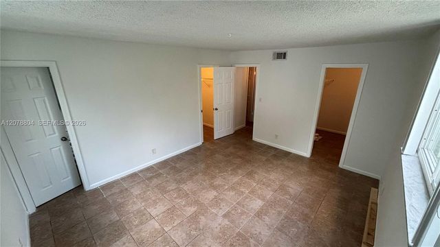 3257 NE 13th Street 101, Pompano Beach, FL 33062