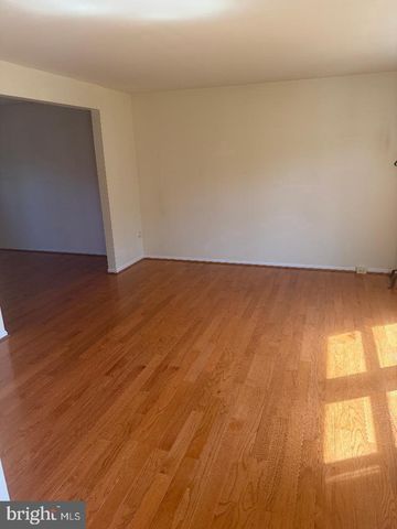 12630 ETRUSCAN DR, Herndon, VA 20171